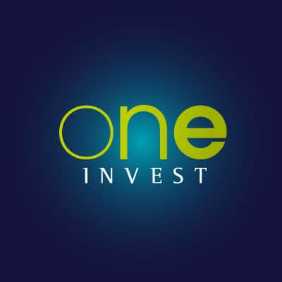 Logo vert "one INVEST" sur fond bleu.