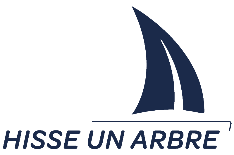 Voilier stylisé avec texte "HISSE UN ARBRE".